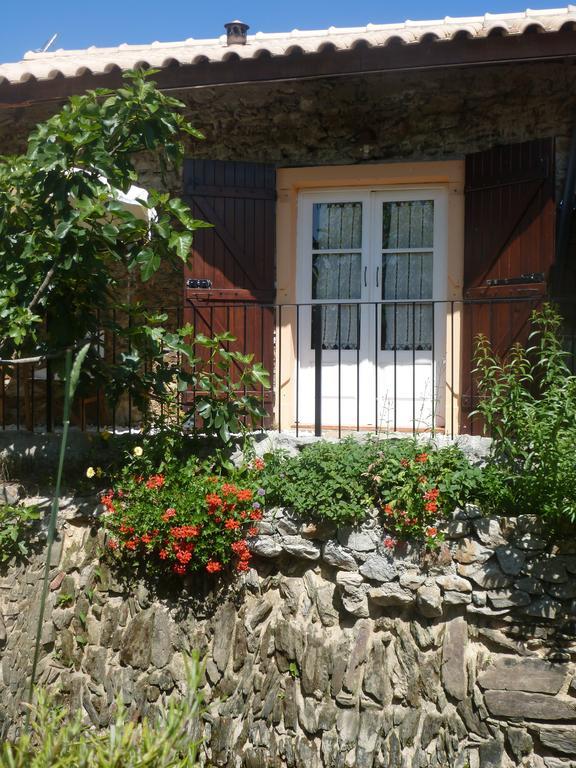 Casa Do Moinho Guest House โอวาร์ ภายนอก รูปภาพ