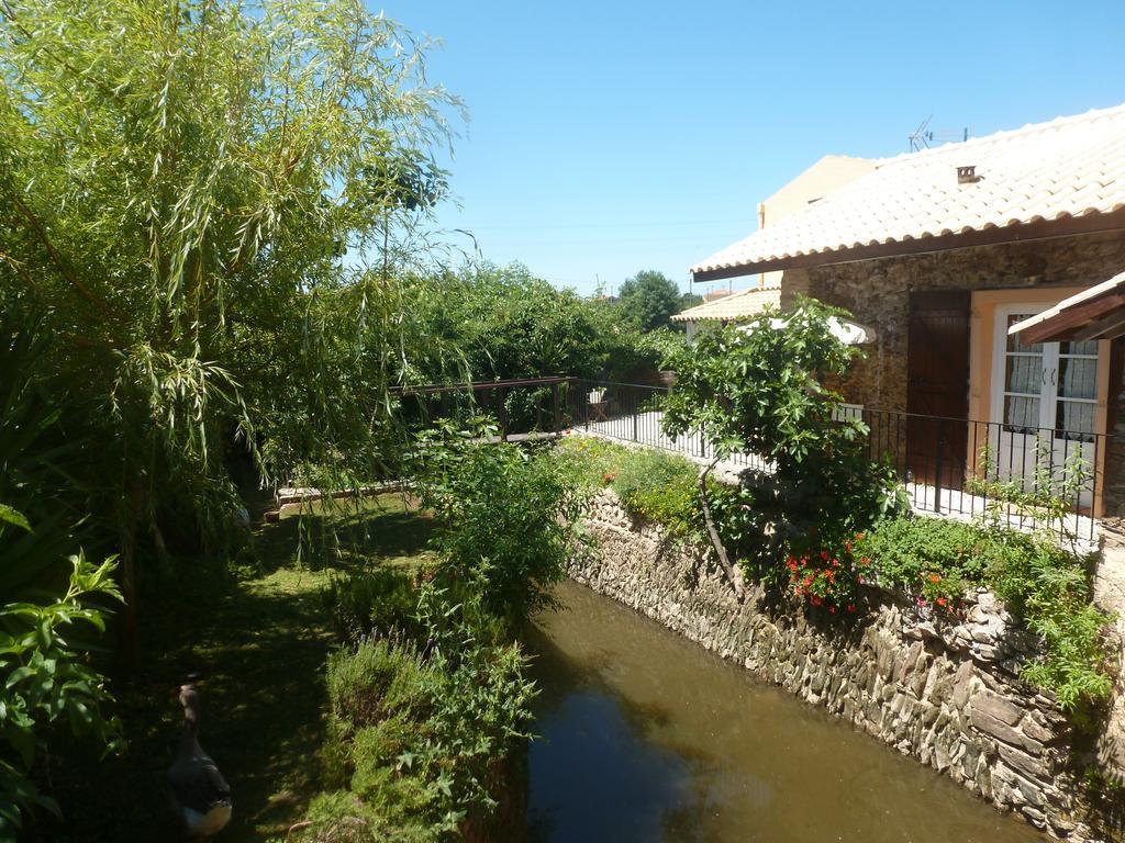 Casa Do Moinho Guest House โอวาร์ ภายนอก รูปภาพ