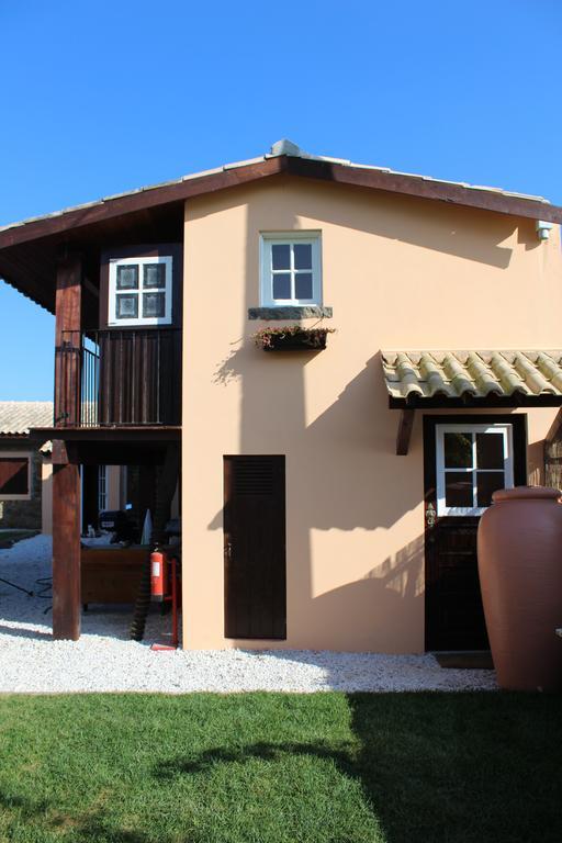 Casa Do Moinho Guest House โอวาร์ ภายนอก รูปภาพ