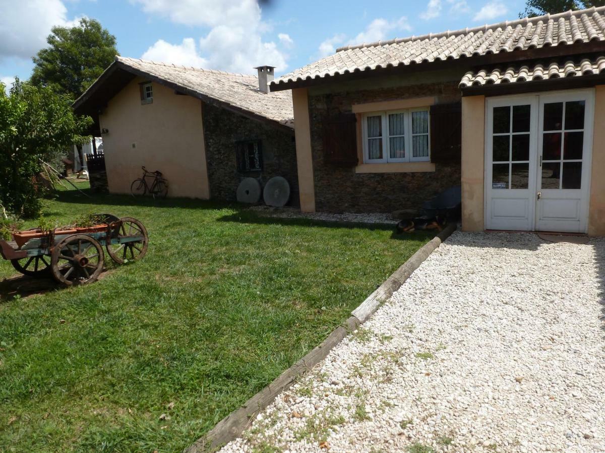 Casa Do Moinho Guest House โอวาร์ ภายนอก รูปภาพ