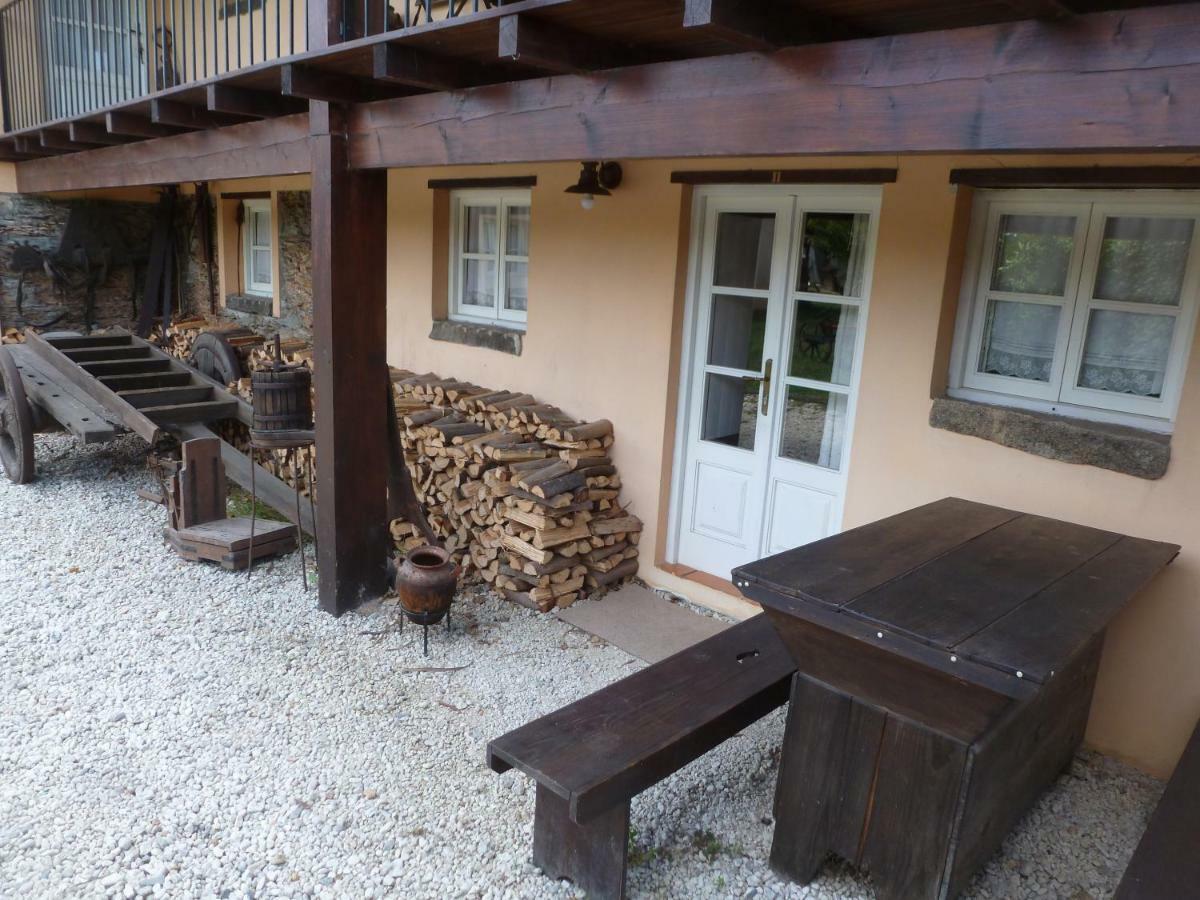 Casa Do Moinho Guest House โอวาร์ ภายนอก รูปภาพ