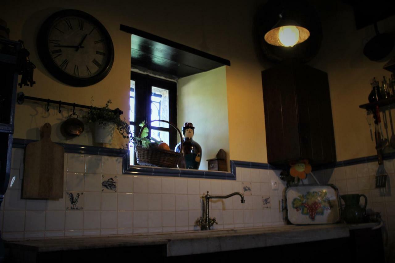 Casa Do Moinho Guest House โอวาร์ ภายนอก รูปภาพ
